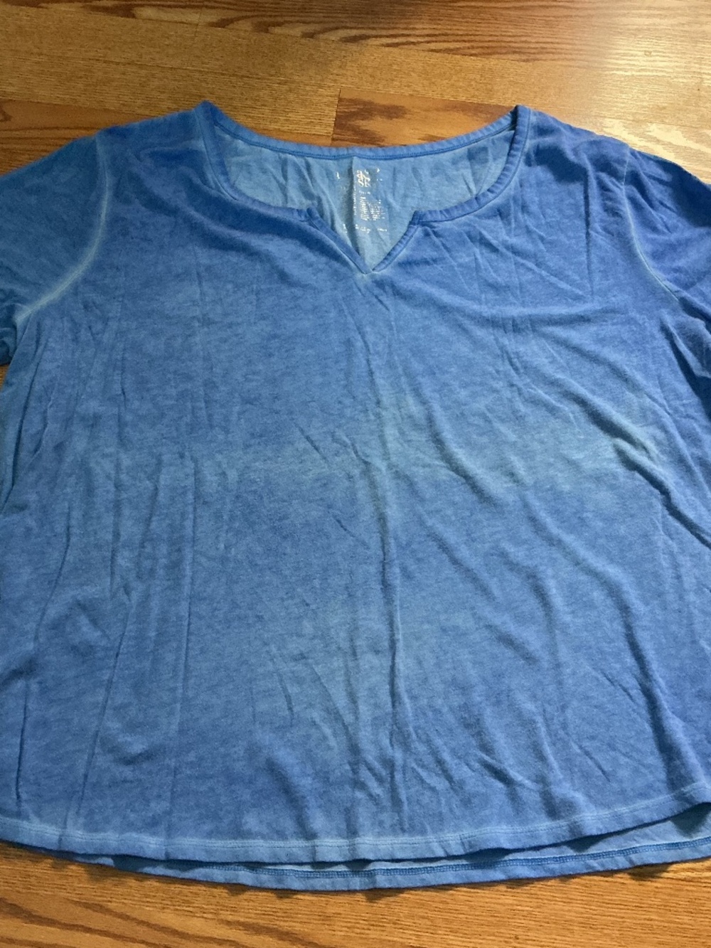 Terra & Sky Blue Space Dyed Short  Sleeve V~Neck T~Shirt  Size 4X ( 28W/30W )